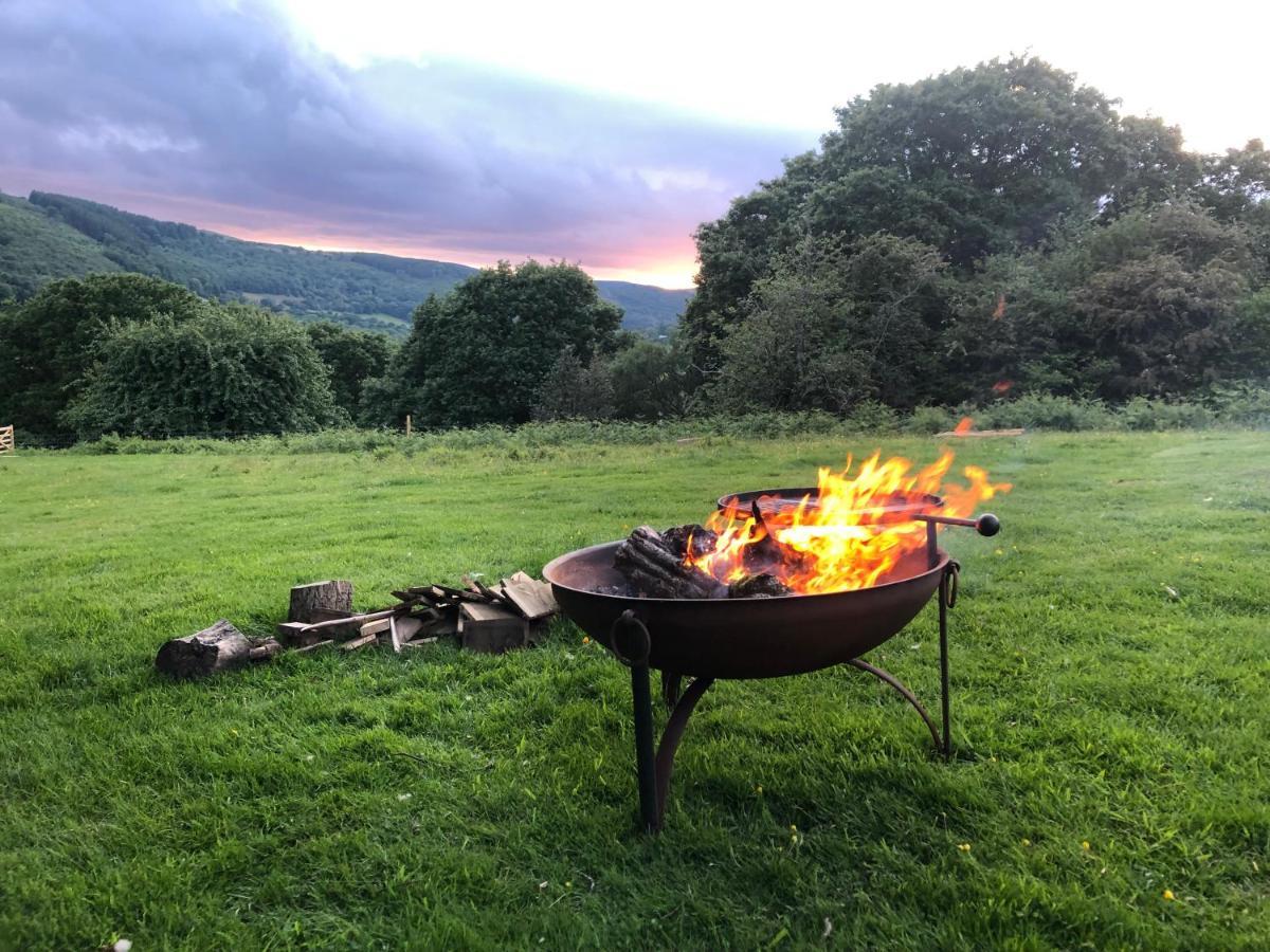 ホテル Black Mountains Glamping アバーガベニー エクステリア 写真